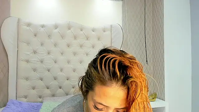 zoe taylorr1 online show from 02-04-26, 11:27