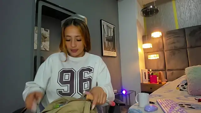 zoe taylorr1 online show from 02-07-26, 11:36