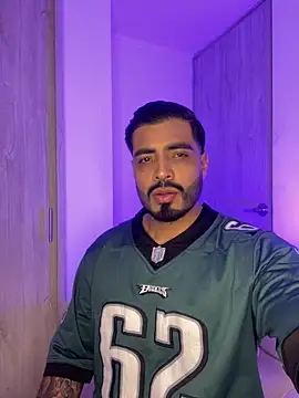 Snapshot of LeandroRusso chatting on 11-09-25, 11:36 LeandroRusso online show from 11-09-25, 11:36