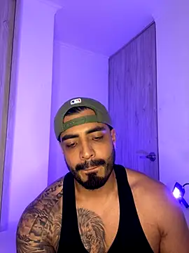 Snapshot of LeandroRusso chatting on 11-11-25, 11:49 LeandroRusso online show from 11-11-25, 11:49