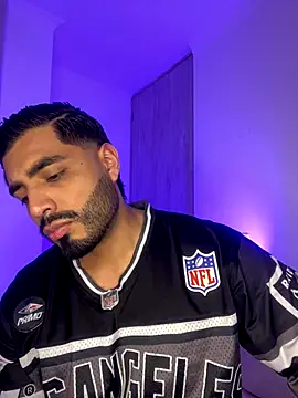 Snapshot of LeandroRusso chatting on 11-12-25, 11:03 LeandroRusso online show from 11-12-25, 11:03