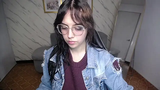 Hela v online show from 04-30-26, 12:22