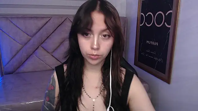 Hela v online show from 05-04-26, 01:07