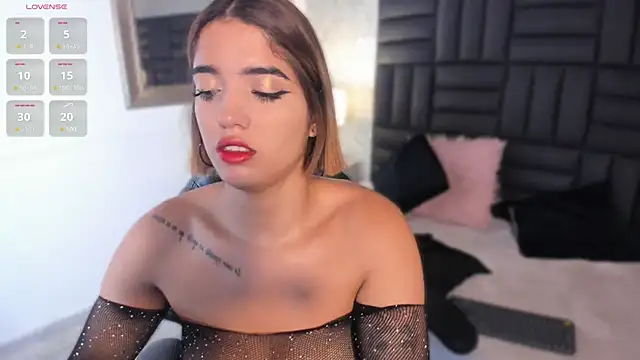 Snapshot of Hanna_Vasquez chatting on 02-14-25, 08:26 Hanna Vasquez online show from 02-14-25, 08:26