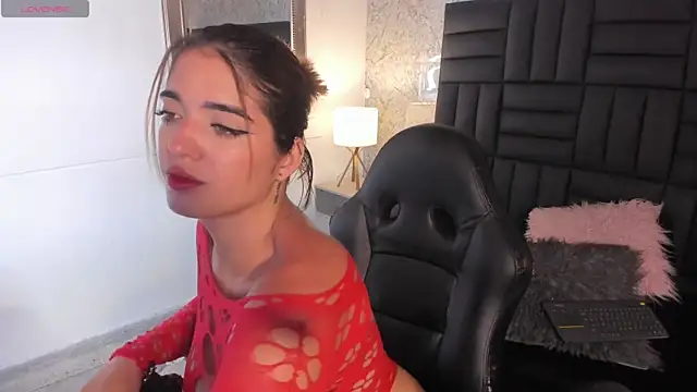 Snapshot of Hanna_Vasquez chatting on 02-18-25, 09:09 Hanna Vasquez online show from 02-18-25, 09:09