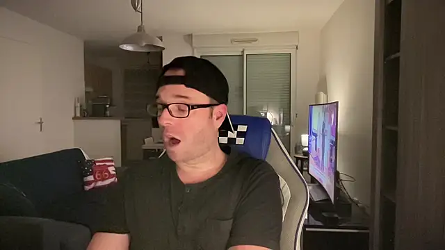 Funnyjul31 online show from 01-30-25, 06:00