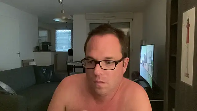 Funnyjul31 online show from 06-18-26, 04:11