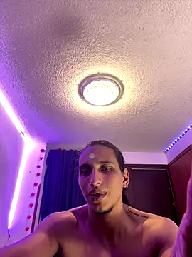 Snapshot of charly_bunnys1 chatting on 10-24-25, 06:48 charly bunnys1 online show from 10-24-25, 06:48