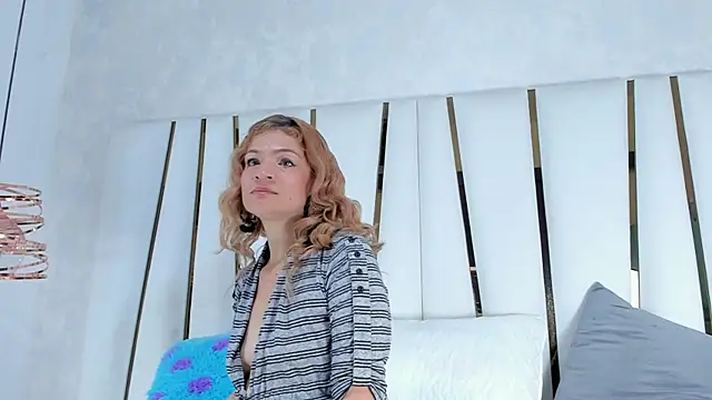 violet gray  online show from 01-28-25, 04:08