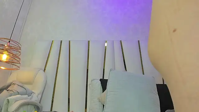 violet gray  online show from 03-09-26, 11:03