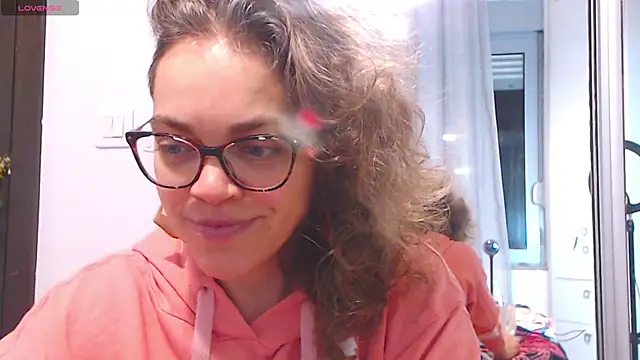 Snapshot of Ju-Hot chatting on 01-21-25, 05:20 Ju-Hot online show from 01-21-25, 05:20