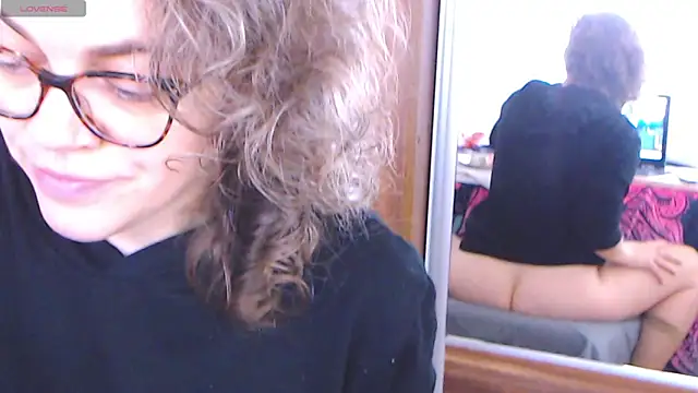 Snapshot of Ju-Hot chatting on 01-30-25, 02:58 Ju-Hot online show from 01-30-25, 02:58