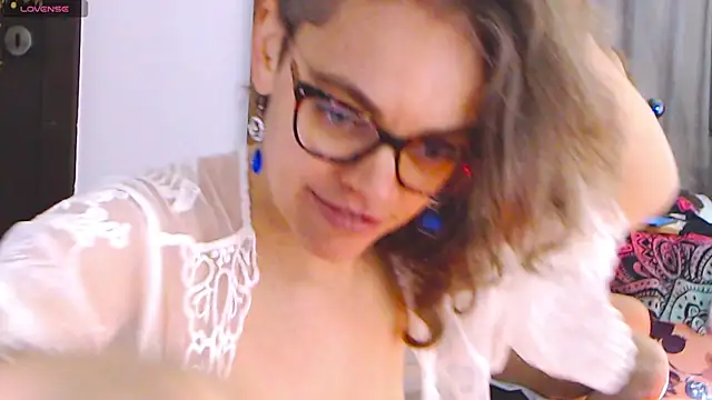 Snapshot of Ju-Hot chatting on 02-23-25, 08:55 Ju-Hot online show from 02-23-25, 08:55