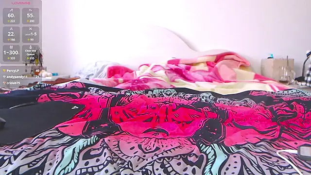 Snapshot of Ju-Hot chatting on 03-18-25, 04:37 Ju-Hot online show from 03-18-25, 04:37