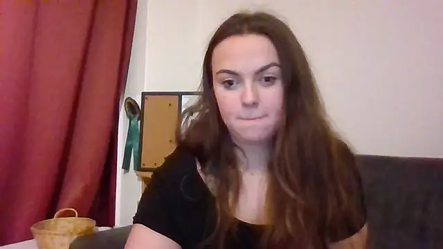 Snapshot of LeshWatchesYou chatting on 01-26-25, 07:41 LeshWatchesYou online show from 01-26-25, 07:41