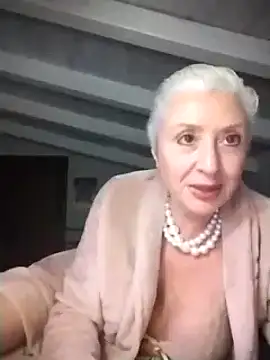 Snapshot of divinaerotica chatting on 03-21-25, 05:34 divinaerotica online show from 03-21-25, 05:34