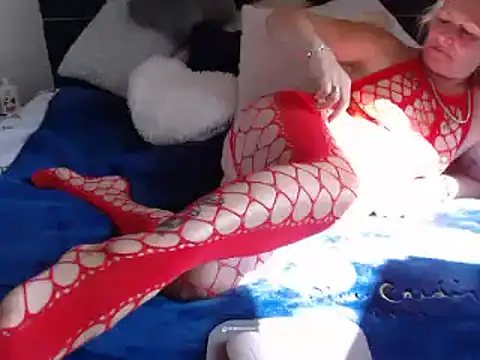 Snapshot of Juliana60 chatting on 03-21-25, 09:45 Juliana60 online show from 03-21-25, 09:45