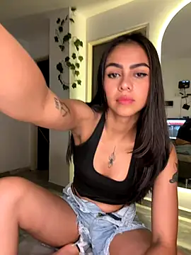 Snapshot of Tatiana250 chatting on 09-12-25, 12:33 Tatiana250 online show from 09-12-25, 12:33