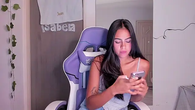 Snapshot of Tatiana250 chatting on 10-21-25, 12:22 Tatiana250 online show from 10-21-25, 12:22