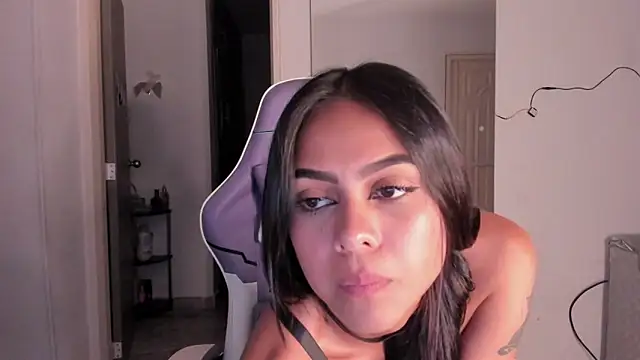 Snapshot of Tatiana250 chatting on 10-29-25, 12:13 Tatiana250 online show from 10-29-25, 12:13