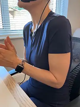 Snapshot of Phoebe_Lily chatting on 09-09-25, 08:58 Phoebe Lily online show from 09-09-25, 08:58