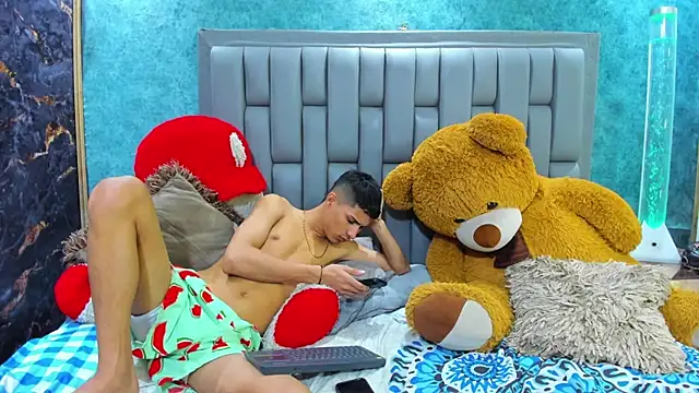 Snapshot of Sexys_Hornys_Boys chatting on 02-04-25, 01:56 Sexys Hornys Boys online show from 02-04-25, 01:56