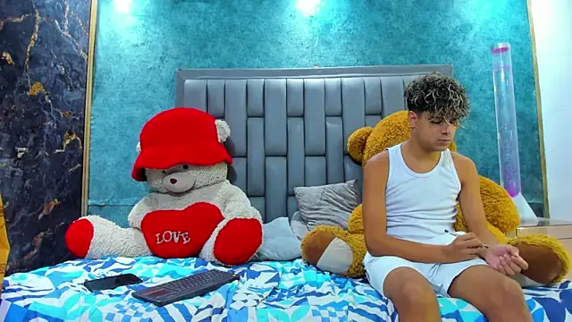 Snapshot of Sexys_Hornys_Boys chatting on 02-17-25, 11:31 Sexys Hornys Boys online show from 02-17-25, 11:31