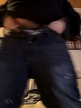 Snapshot of Pourleplasirs chatting on 02-05-25, 02:29 Pourleplasirs online show from 02-05-25, 02:29