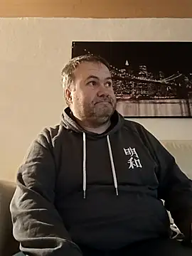 Snapshot of Pourleplasirs chatting on 02-22-25, 02:39 Pourleplasirs online show from 02-22-25, 02:39