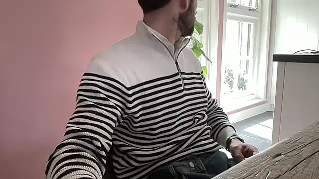 Snapshot of bullyboyy chatting on 04-03-26, 12:14 bullyboyy online show from 04-03-26, 12:14