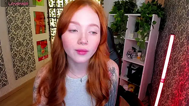 Maya Light online show from 09-26-25, 02:04