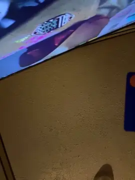 Snapshot of B3-Dindles chatting on 03-18-25, 04:37 B3-Dindles online show from 03-18-25, 04:37