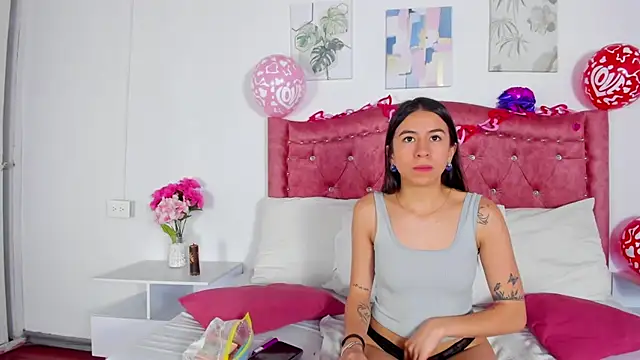 Ariana greenblat online show from 02-17-25, 04:15