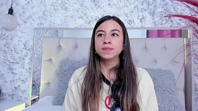 Ariana greenblat online show from 10-06-25, 04:48