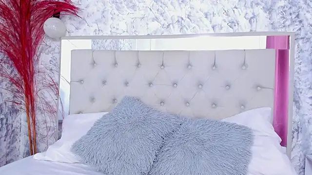 Ariana greenblat online show from 02-26-26, 05:01