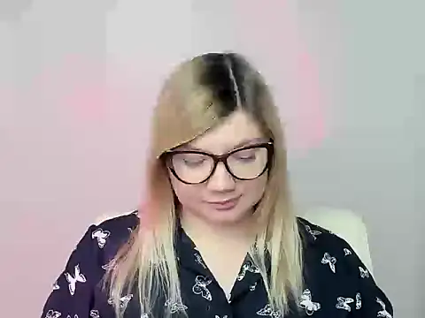 Lola moree online show from 10-20-25, 11:43