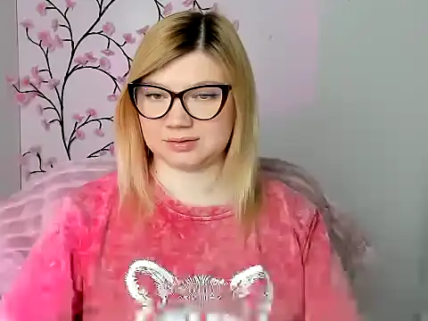 Snapshot of Lola_moree chatting on 05-09-26, 05:45 Lola moree online show from 05-09-26, 05:45