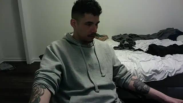 Snapshot of NicaBOi chatting on 03-12-25, 12:47 NicaBOi online show from 03-12-25, 12:47