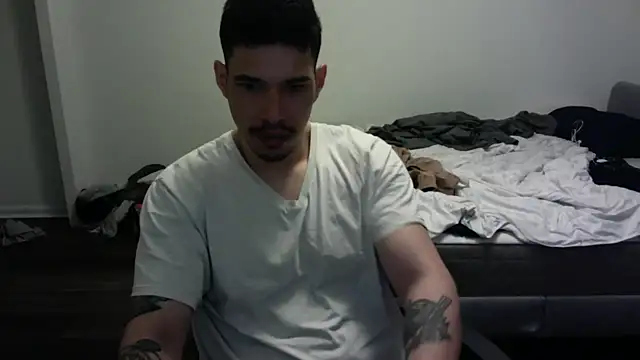 Snapshot of NicaBOi chatting on 03-15-25, 01:29 NicaBOi online show from 03-15-25, 01:29