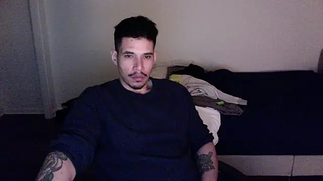 Snapshot of NicaBOi chatting on 03-18-25, 01:43 NicaBOi online show from 03-18-25, 01:43