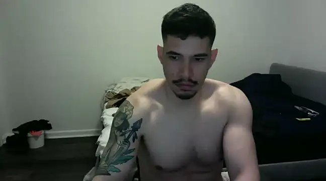 Snapshot of NicaBOi chatting on 03-19-25, 01:40 NicaBOi online show from 03-19-25, 01:40