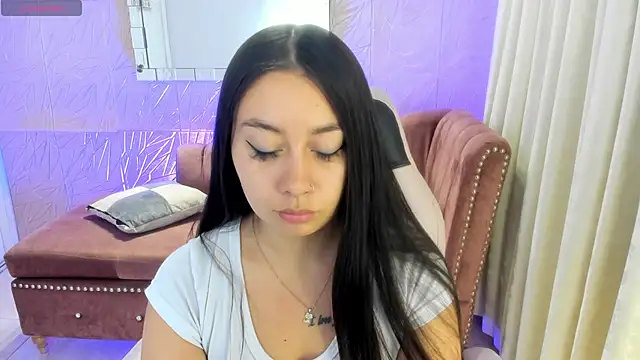 Snapshot of miss_isabella_m chatting on 04-22-26, 01:34 miss isabella m online show from 04-22-26, 01:34