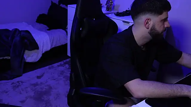 Snapshot of lucas_kazimm chatting on 02-21-25, 12:39 lucas kazimm online show from 02-21-25, 12:39