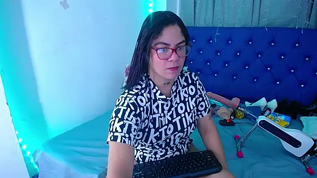 Snapshot of hornny_cougar chatting on 09-09-25, 03:17 hornny cougar online show from 09-09-25, 03:17
