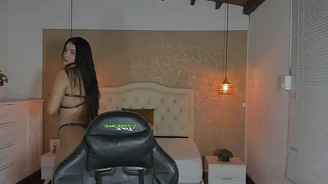 Hadley  online show from 10-21-25, 02:23