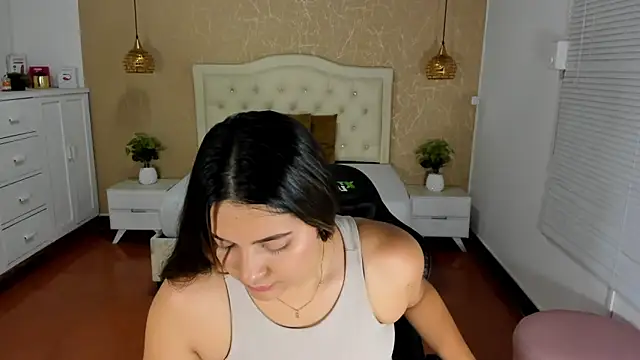 Hadley  online show from 05-10-26, 02:06