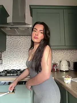 Snapshot of cute_carly_ chatting on 02-28-25, 03:04 cute carly online show from 02-28-25, 03:04