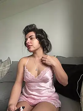 Snapshot of cute_carly_ chatting on 03-22-25, 03:42 cute carly online show from 03-22-25, 03:42