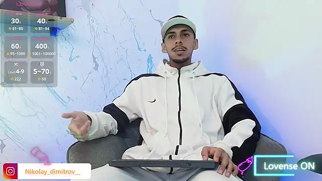 Snapshot of Sam_culhane chatting on 11-11-25, 04:56 Sam culhane online show from 11-11-25, 04:56