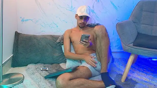 Snapshot of Sam_culhane chatting on 12-03-25, 06:21 Sam culhane online show from 12-03-25, 06:21